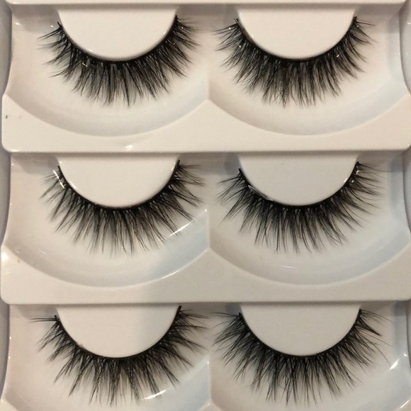 Red cherry false lashes - Picture 4 of 4